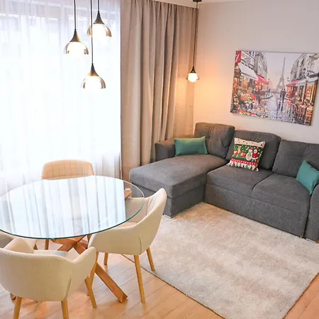 2 Luxurious One Bedroom 5 Minute Walk From The Gondola Station * Bansko