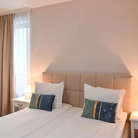 2 Luxurious One Bedroom 5 Minute Walk From The Gondola Station * Bansko