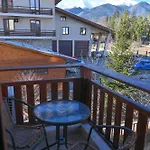 2 Luxurious One Bedroom 5 Minute Walk From The Gondola Station 公寓 班斯科