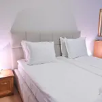 公寓 2 Luxurious One Bedroom 5 Minute Walk From The Gondola Station *