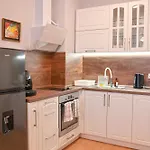 شقة 2 Luxurious One Bedroom 5 Minute Walk From The Gondola Station *