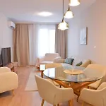 2 Luxurious One Bedroom 5 Minute Walk From The Gondola Station * 班斯科