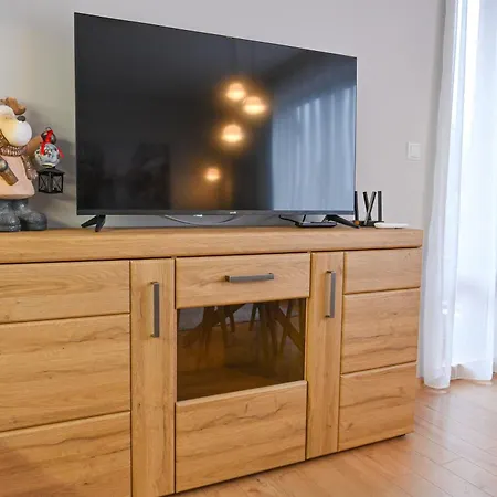 2 Luxurious One Bedroom 5 Minute Walk From The Gondola Station *