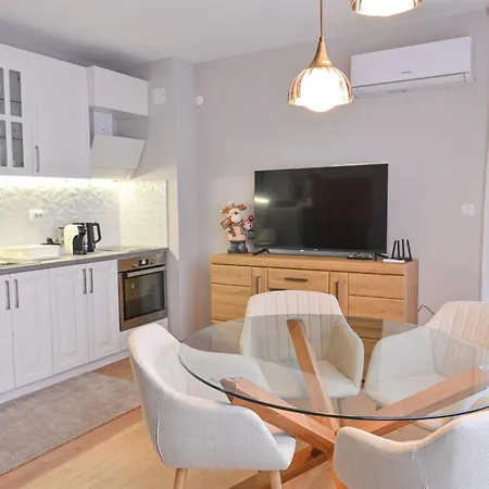 2 Luxurious One Bedroom 5 Minute Walk From The Gondola Station * Банско