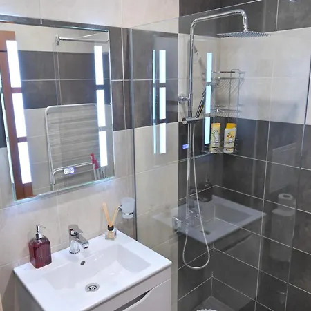 2 Luxurious One Bedroom 5 Minute Walk From The Gondola Station Appartement