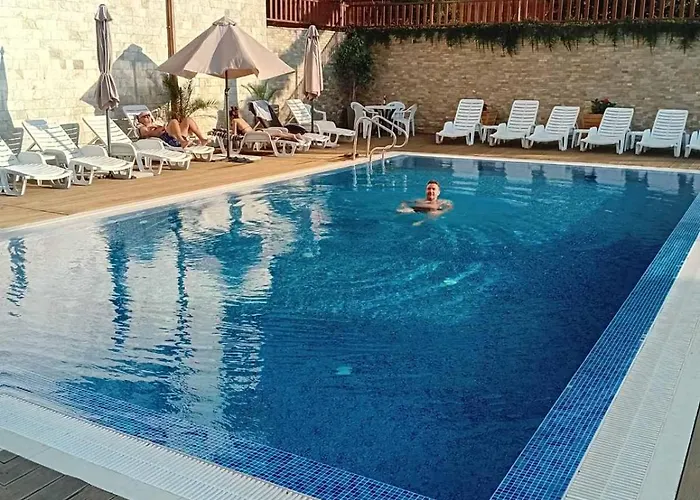 2 Luxurious One Bedroom 5 Minute Walk From The Gondola Station * 班斯科