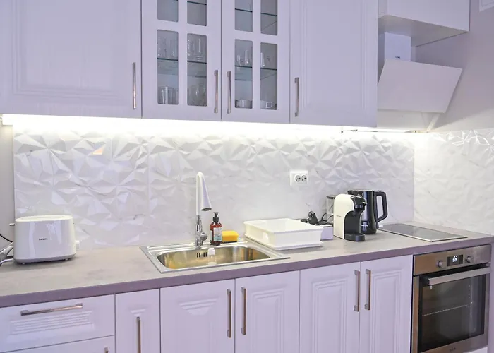 2 Luxurious One Bedroom 5 Minute Walk From The Gondola Station 公寓