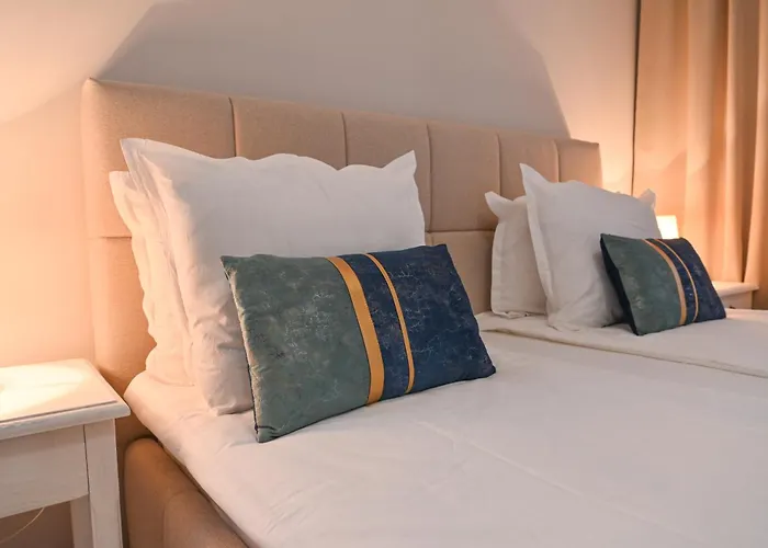 2 Luxurious One Bedroom 5 Minute Walk From The Gondola Station 公寓