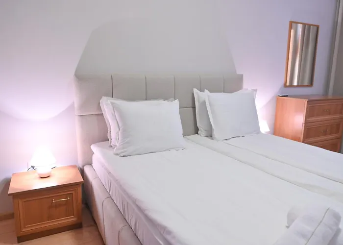 Apartman 2 Luxurious One Bedroom 5 Minute Walk From The Gondola Station *