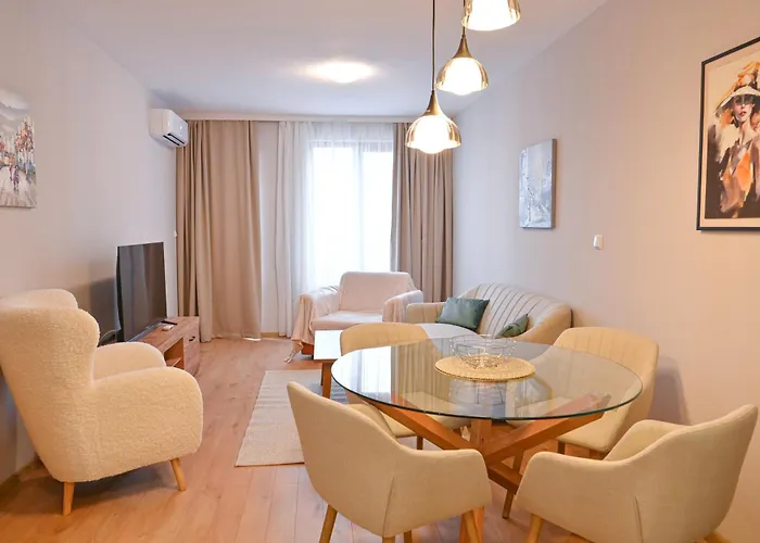 2 Luxurious One Bedroom 5 Minute Walk From The Gondola Station * 班斯科