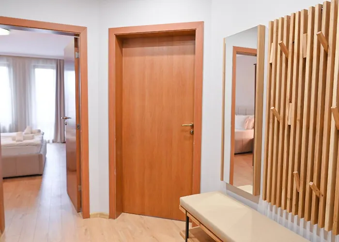 2 Luxurious One Bedroom 5 Minute Walk From The Gondola Station Apartman *